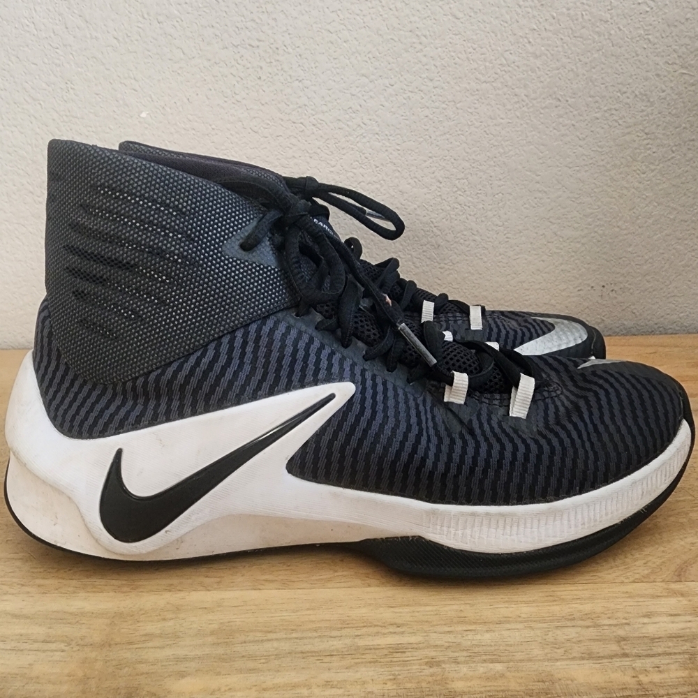 Nike Mens Zoom Clear Out Basketball Shoes Mid Top Lace Up Black White Size 8